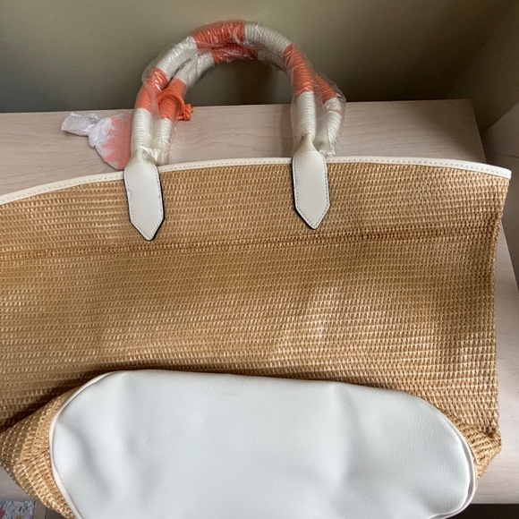 New Victorias Secret Straw Beach Tote w/ Rope Like Handles, & Palm Tree Keychain - Picture 4 of 7